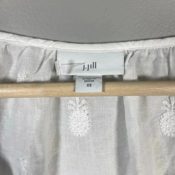 J. Jill White Embroidered Blouse Size XS Boho Peasant Tropical Pineapple Top - Picture 5 of 9